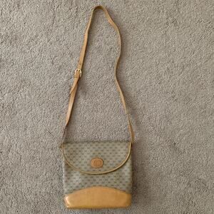 G1069 Gucci vintage micro GG crossbody bag